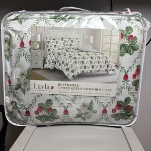 HTF Layla Reversible Queen Comforter Set‎ 3 Piece Strawberry Floral White Green